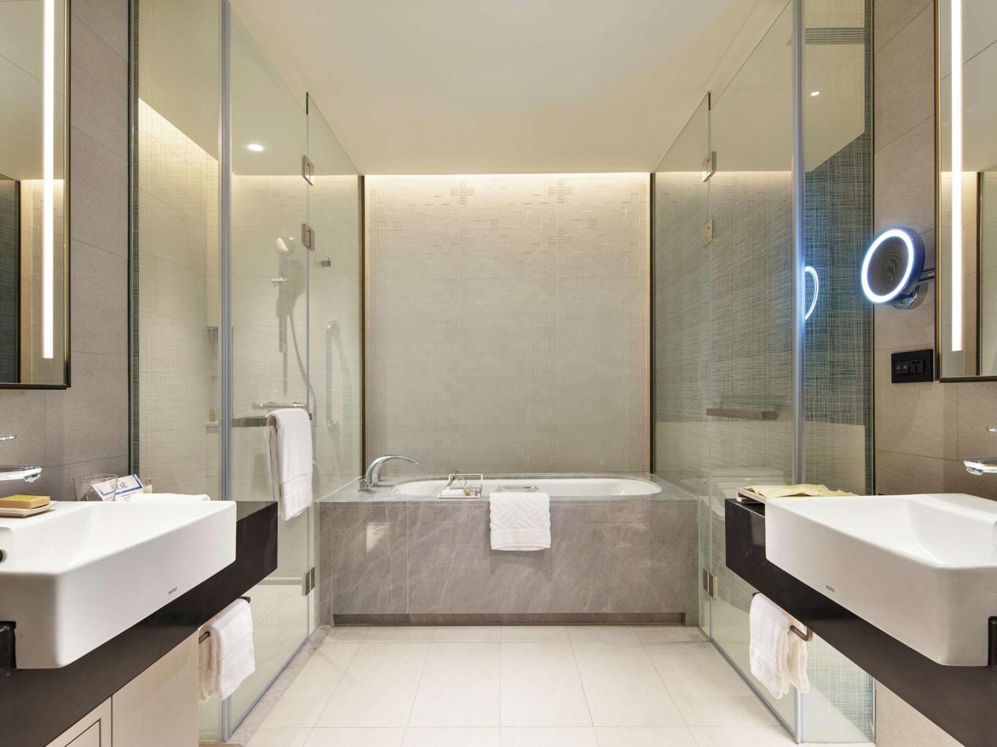 Hotel Hilton Taipei Sinban New Taipei City Exterior foto